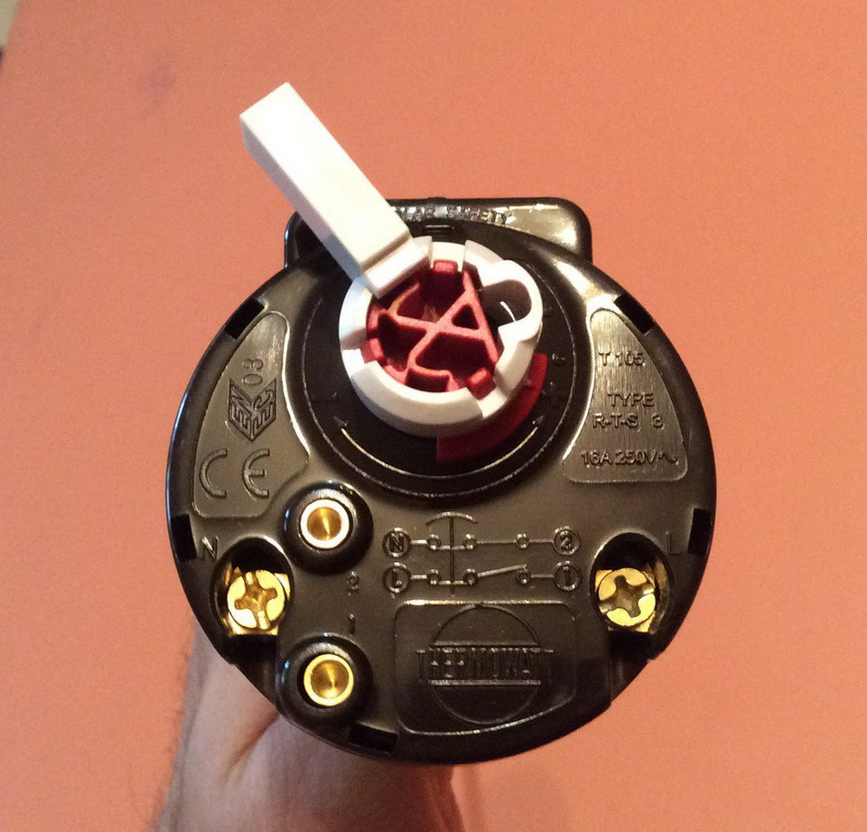 Thermostat for a boiler RTS 16A long with protection and a Thermowatt flag (Italy)