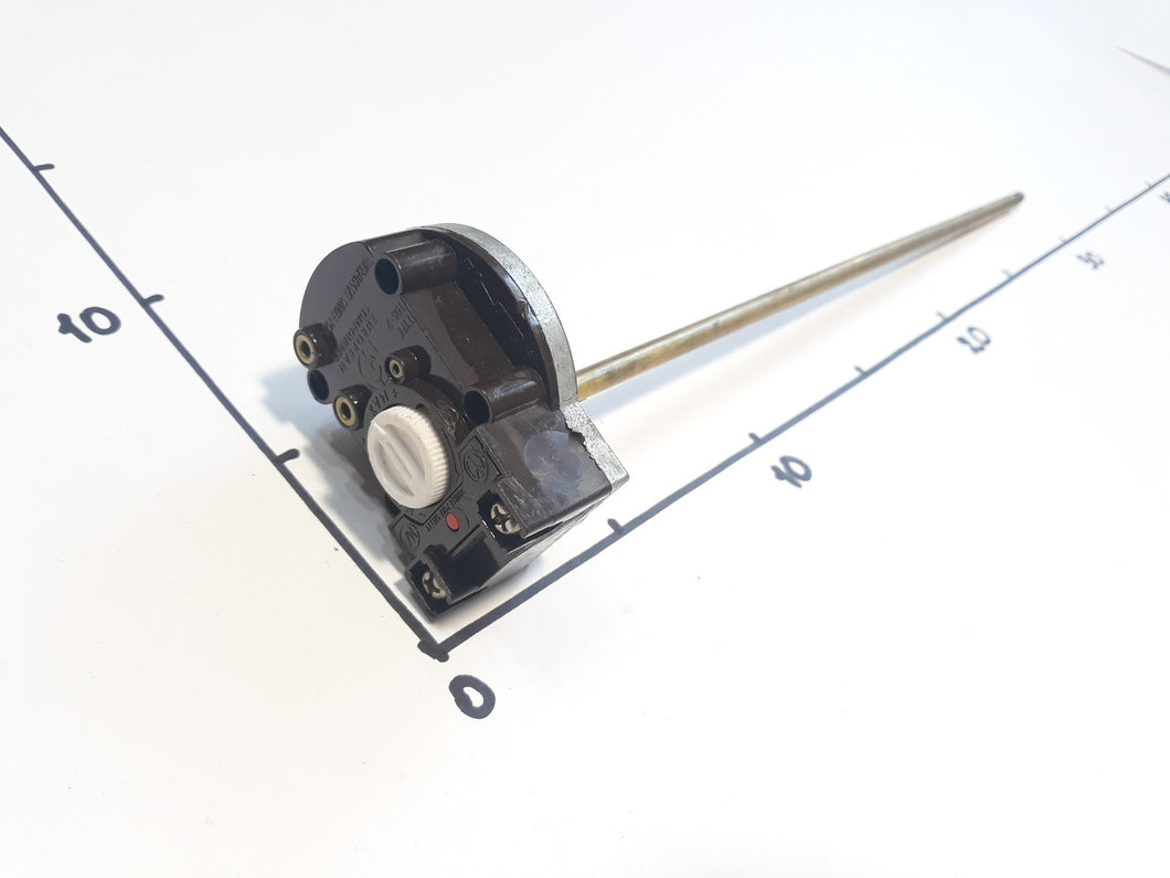 Thermostat for a boiler 16A with European components protection (Italy)